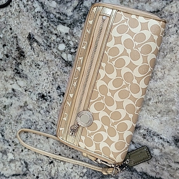 Coach Handbags - Coach Signature Wallet